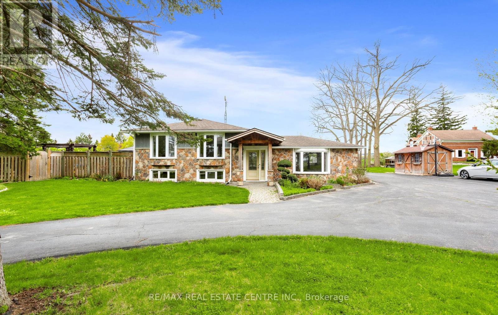 MLS® listing #29759528 for sale located at 13450 HERITAGE ROAD