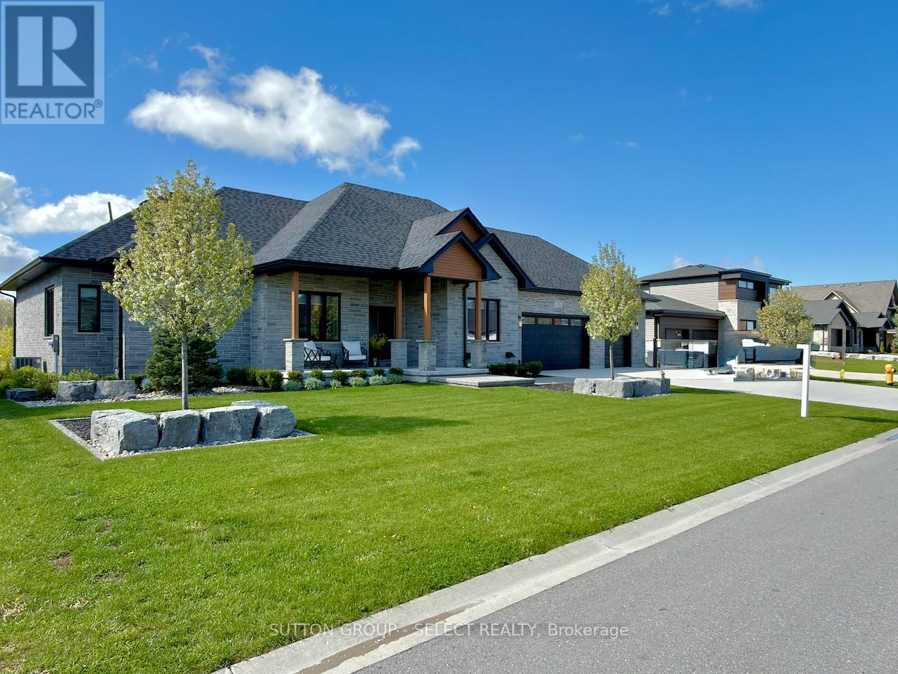 MLS® listing #29760354 for sale located at 276 HAZELTON LANE