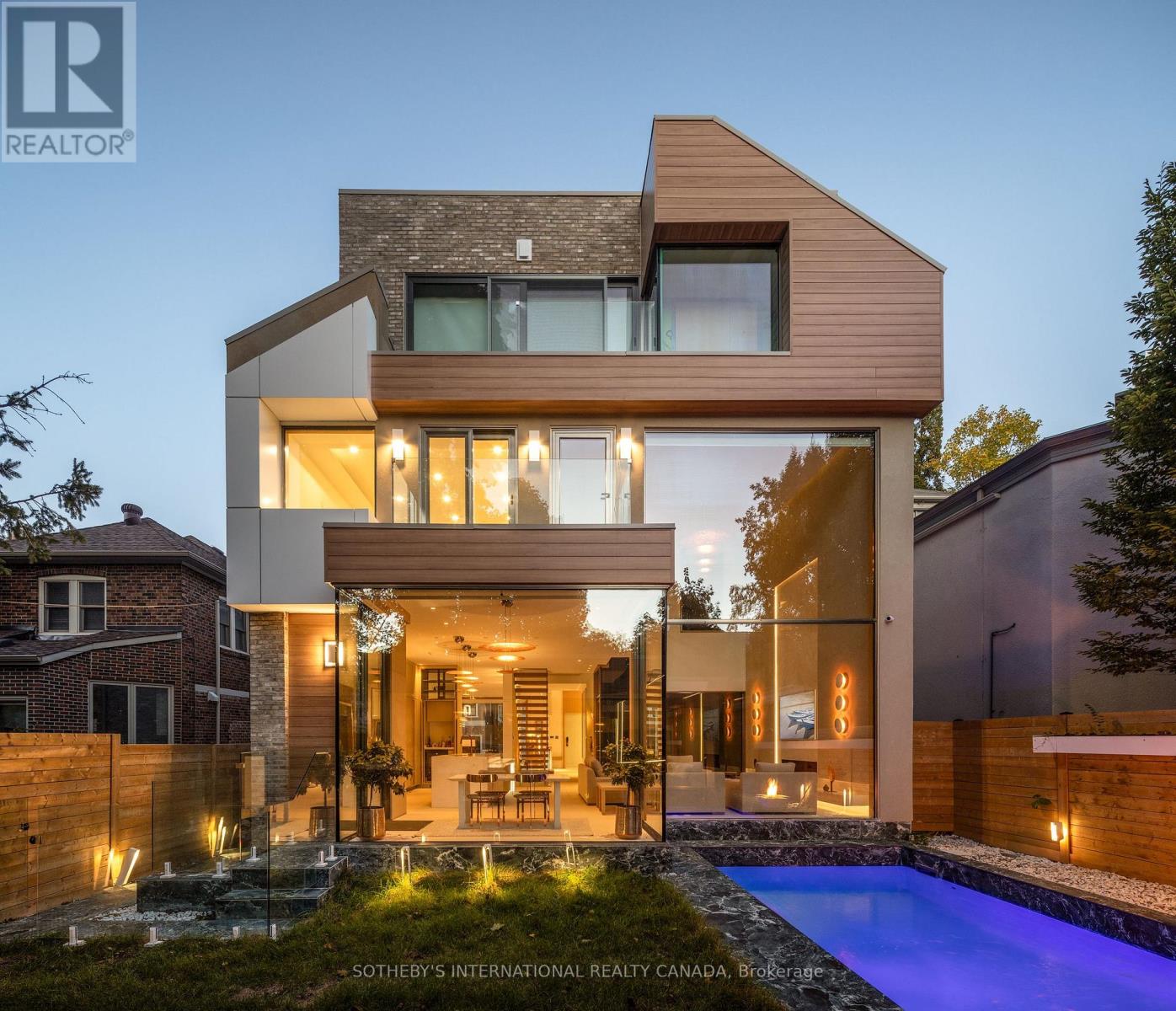 MLS® listing #29762604 for sale located at 210 GLENAYR ROAD