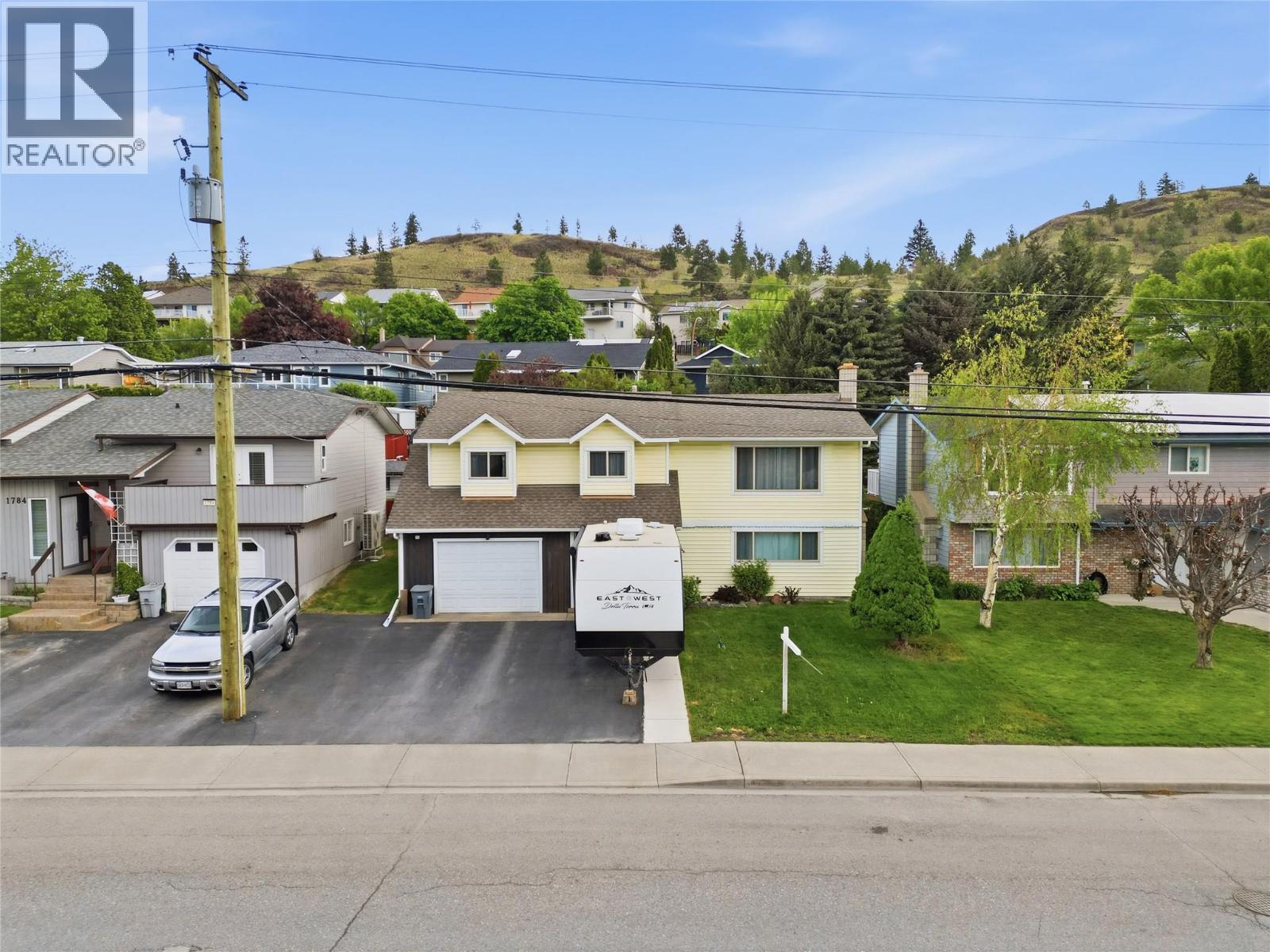 MLS® listing #29762703 for sale located at 1776 HILLSIDE Drive