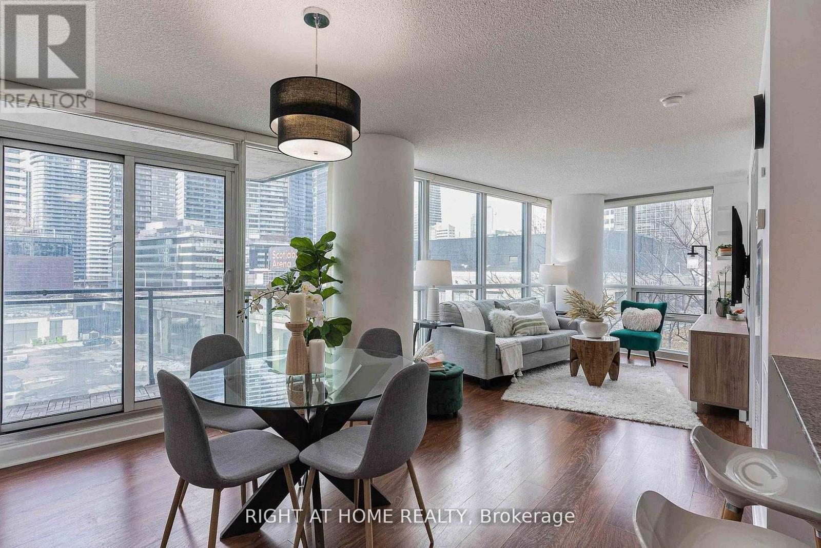 MLS® listing #29763728 for sale located at 603 - 33 BAY STREET