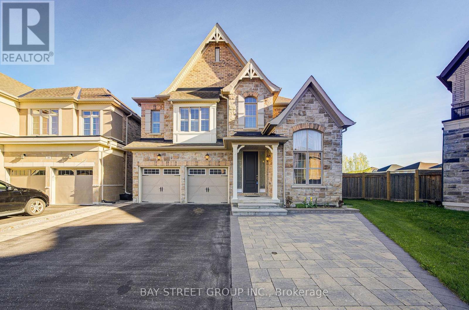 MLS® listing #29763736 for sale located at 28 BOLAND COURT