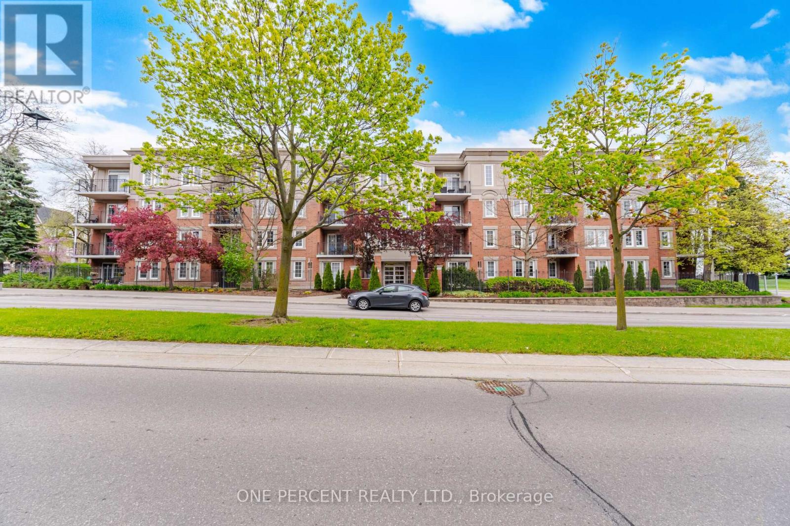MLS® listing #29763740 for sale located at 208 - 2301 PARKHAVEN BOULEVARD