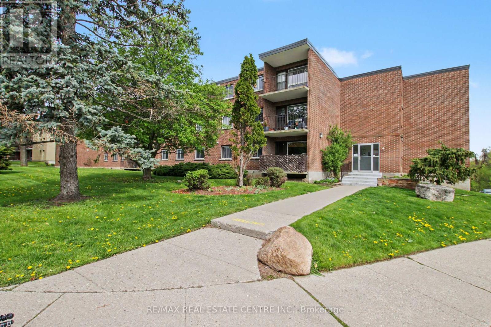 MLS® listing #29763869 for sale located at 105 - 4 AVALON PLACE