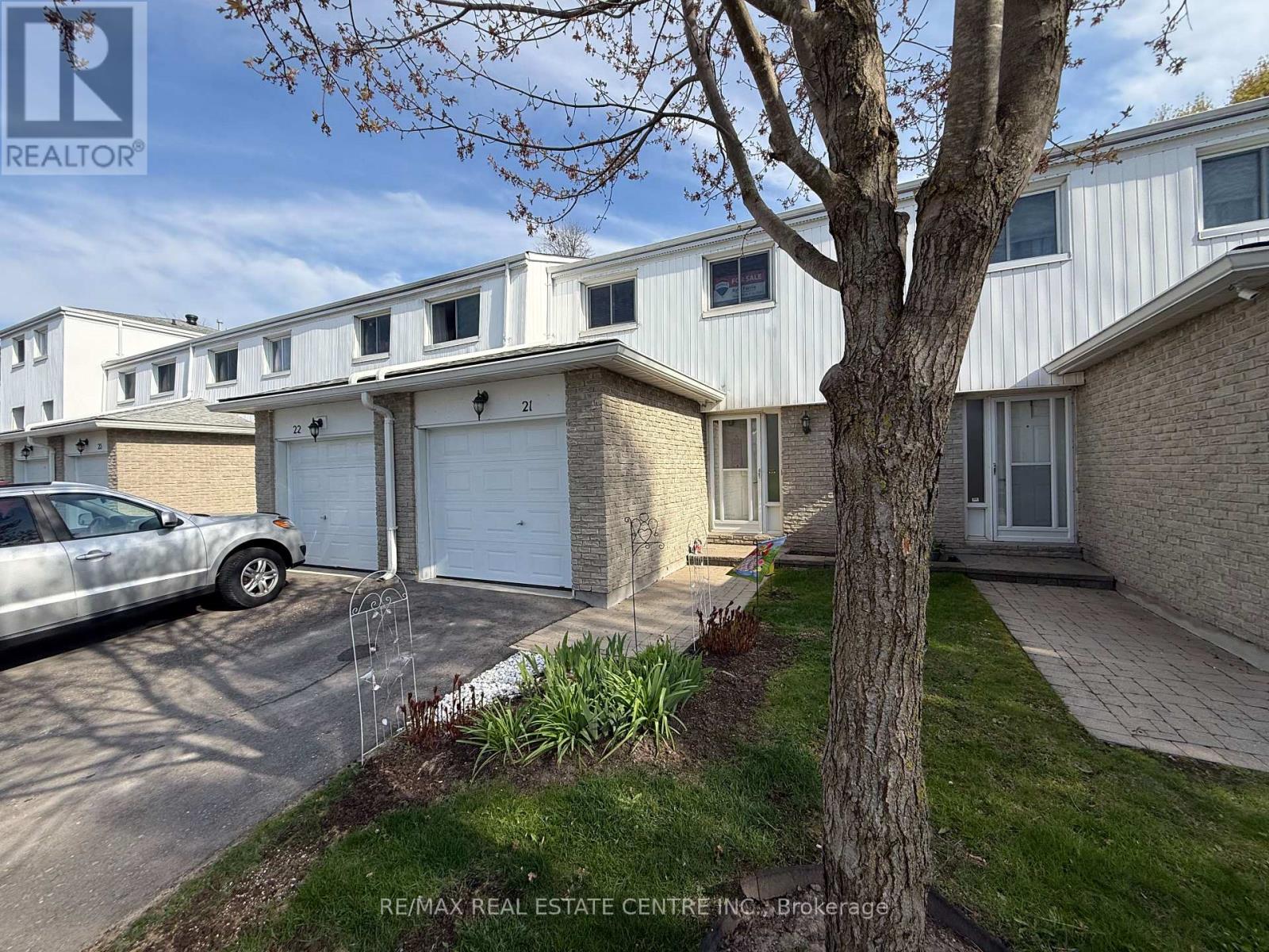 MLS® listing #29765463 for sale located at 21 - 325 WILLIAM STREET