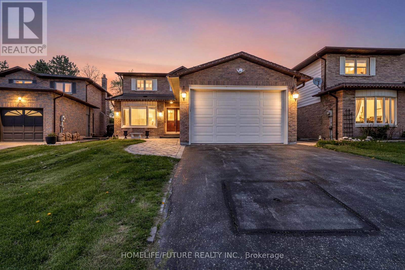 MLS® listing #29765513 for sale located at 86 ROBINSON CRESCENT