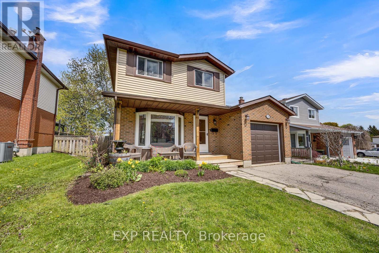 MLS® listing #29765762 for sale located at 220 ROSEBANK PLACE