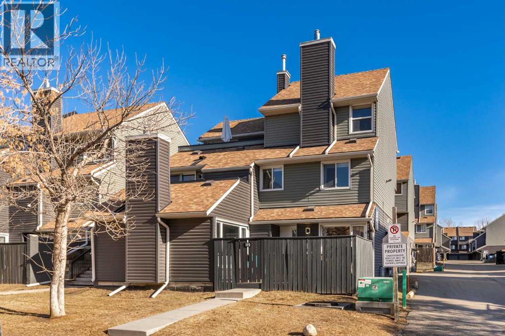 MLS® listing #29766092 for sale located at 112, 25 Glamis Green SW
