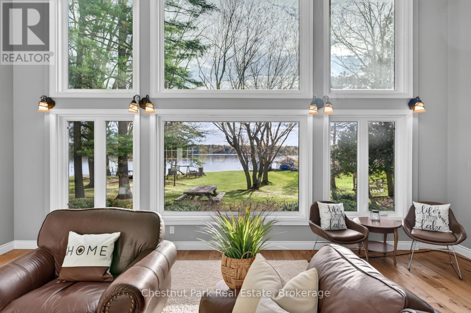 MLS® listing #29766349 for sale located at 3547 LAUDERDALE POINT CRESCENT