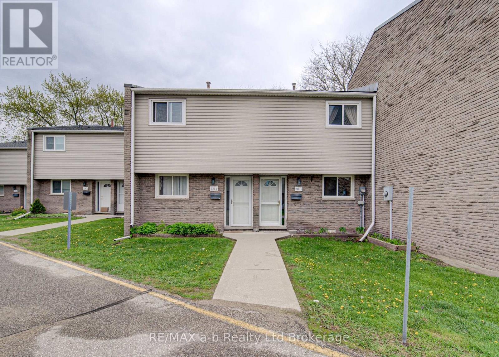 MLS® listing #29766450 for sale located at 18 - 224F HARVARD PLACE