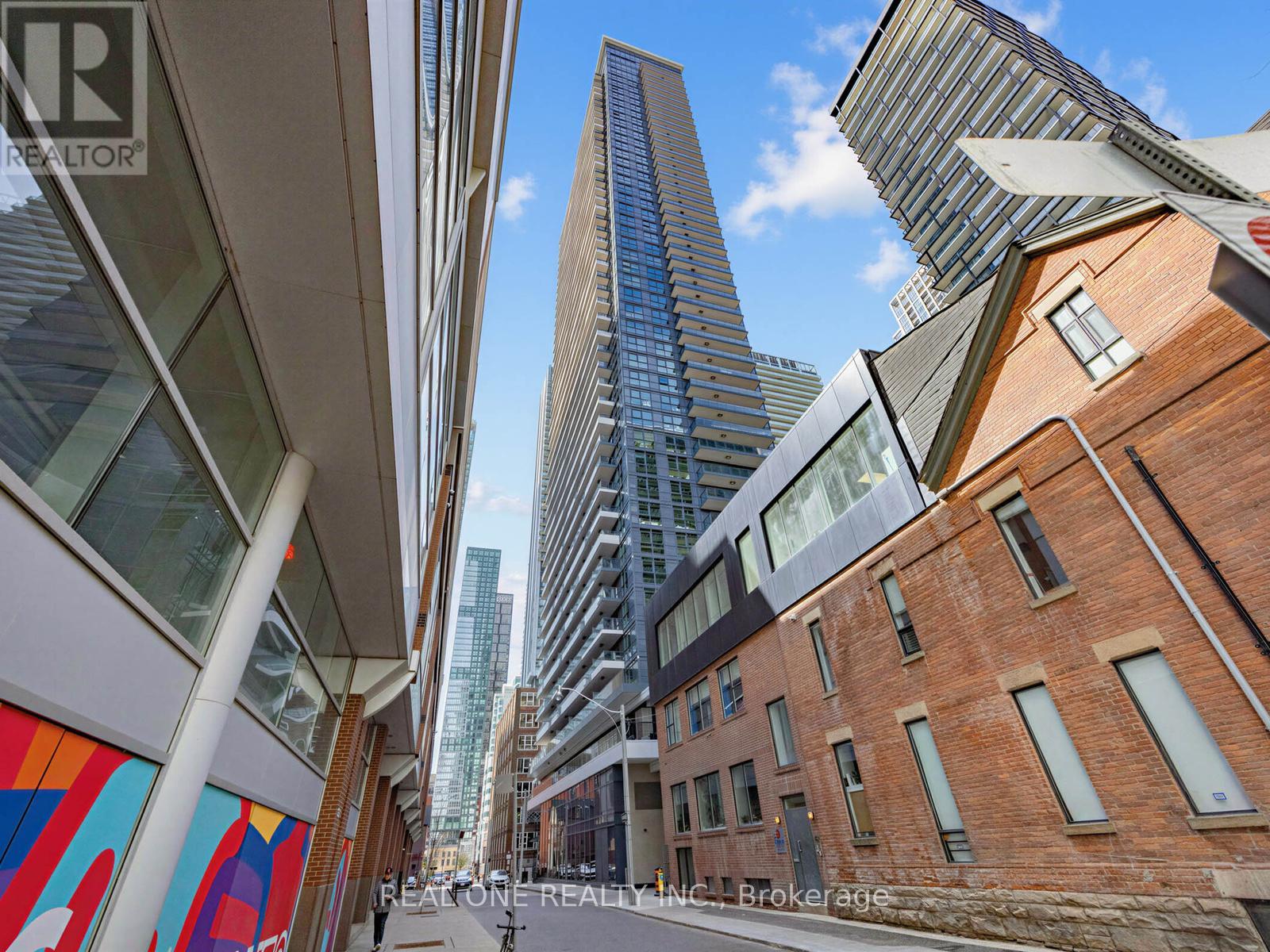 MLS® listing #29766530 for sale located at 3501 - 38 WIDMER STREET