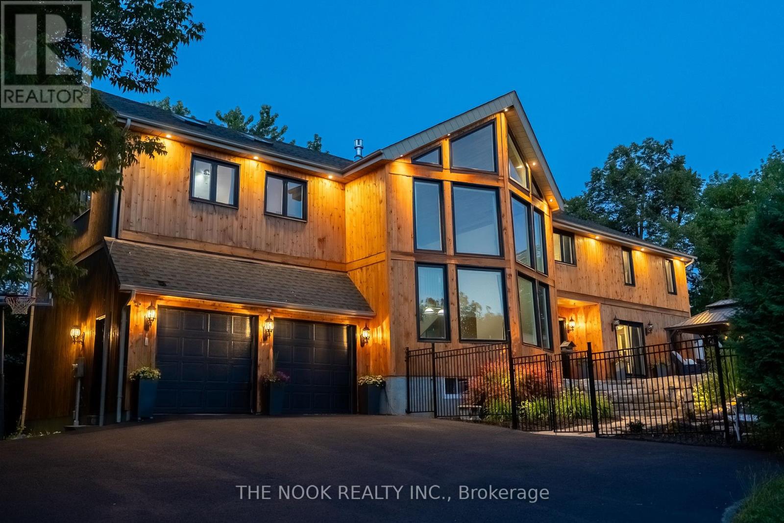MLS® listing #29766756 for sale located at 27 PINE STREET