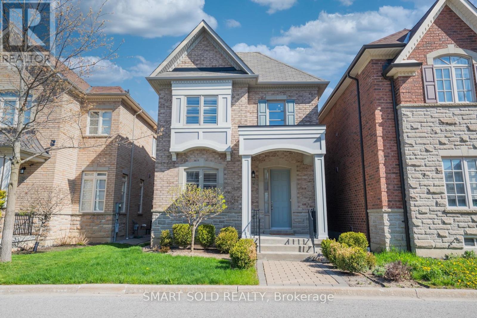 MLS® listing #29767851 for sale located at 22 MAYAPPLE LANE N