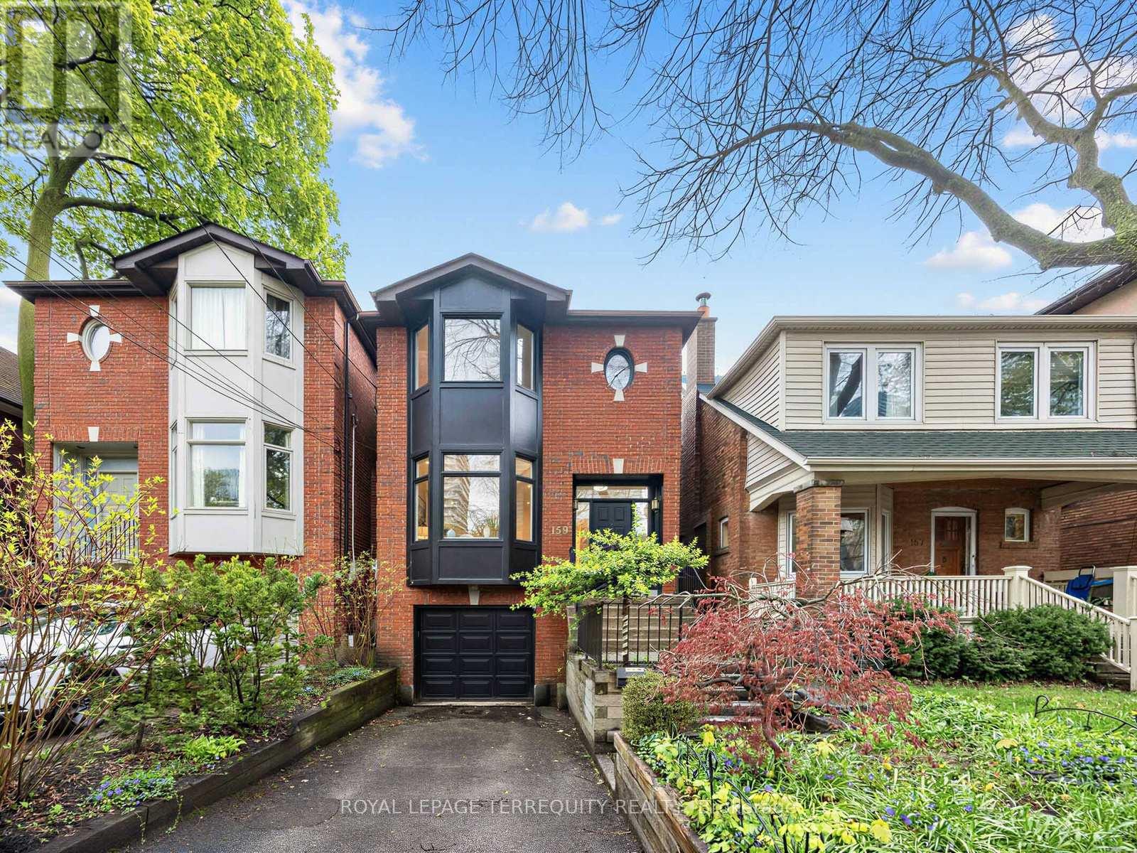 MLS® listing #29768481 for sale located at 159 HILLSDALE AVENUE E