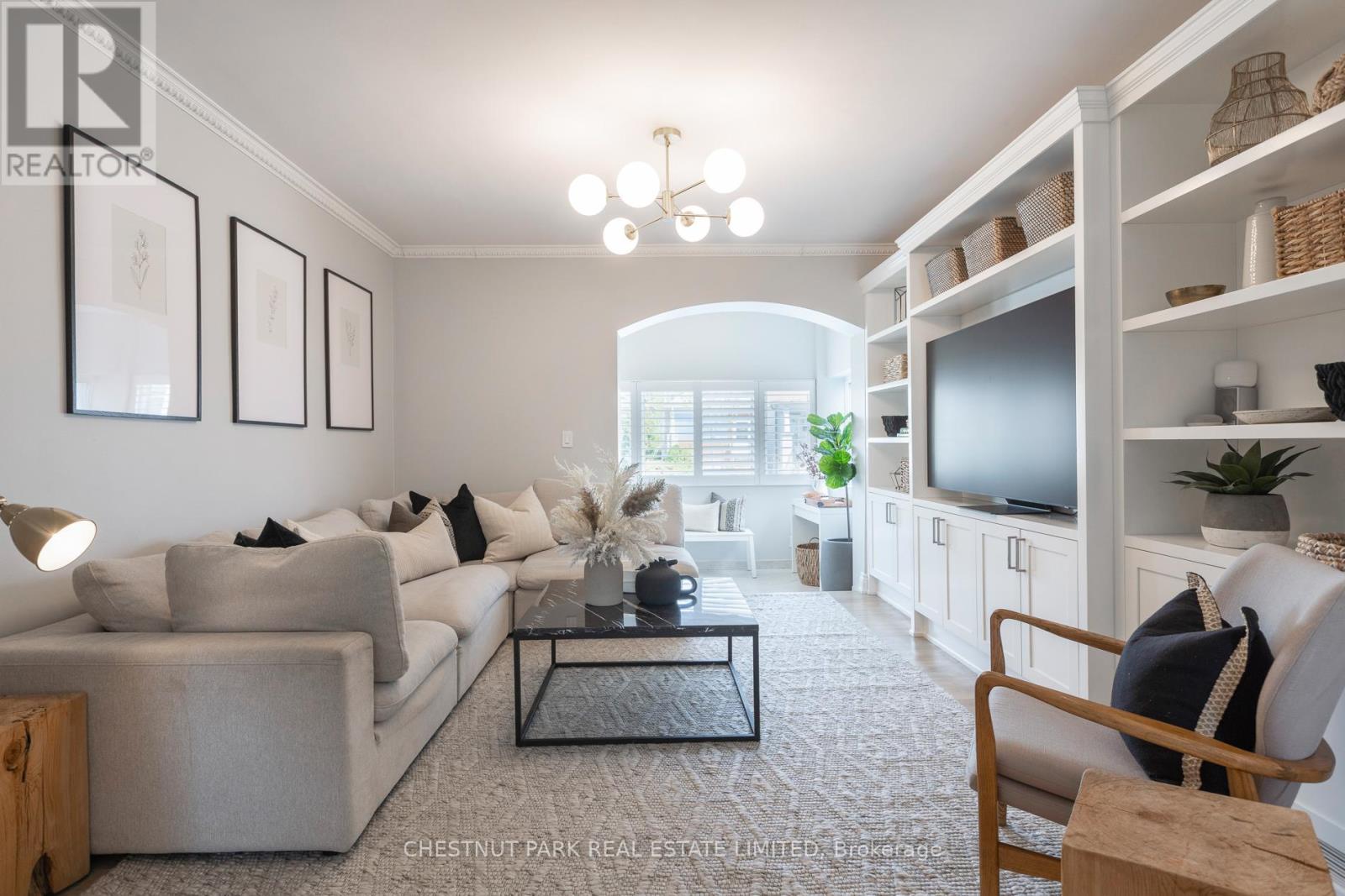 MLS® listing #29768492 for sale located at 655 MORTIMER AVENUE