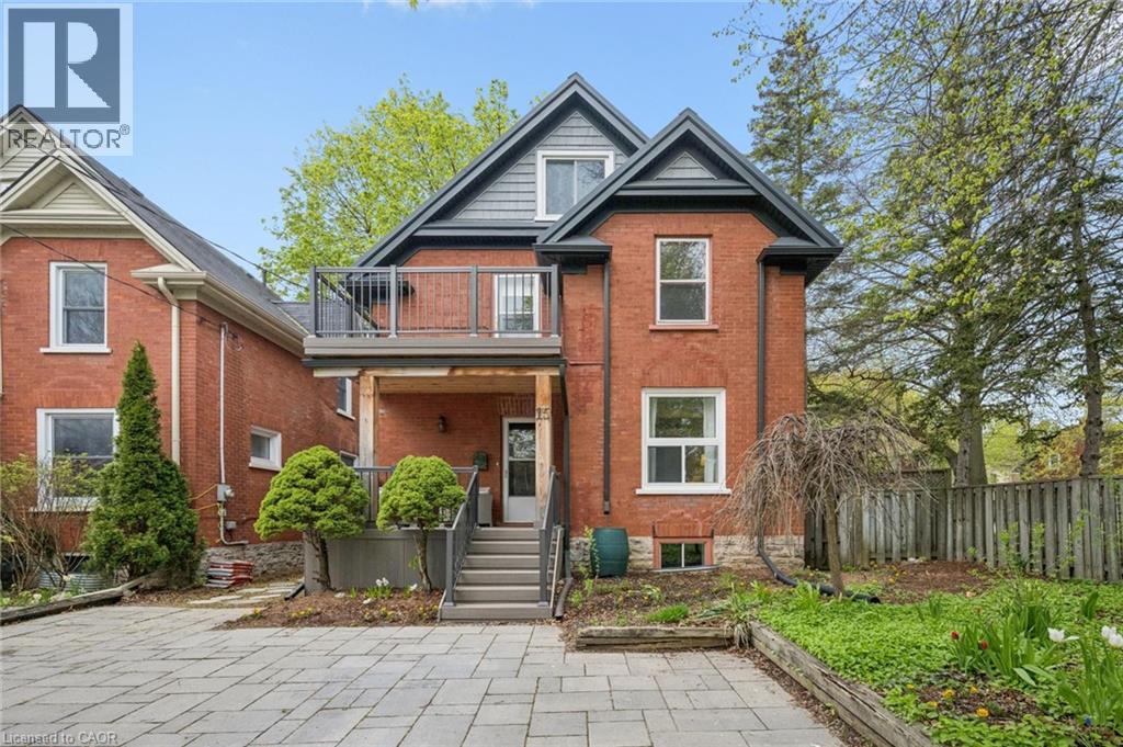 MLS® listing #29768559 for sale located at 15 GORDON Avenue