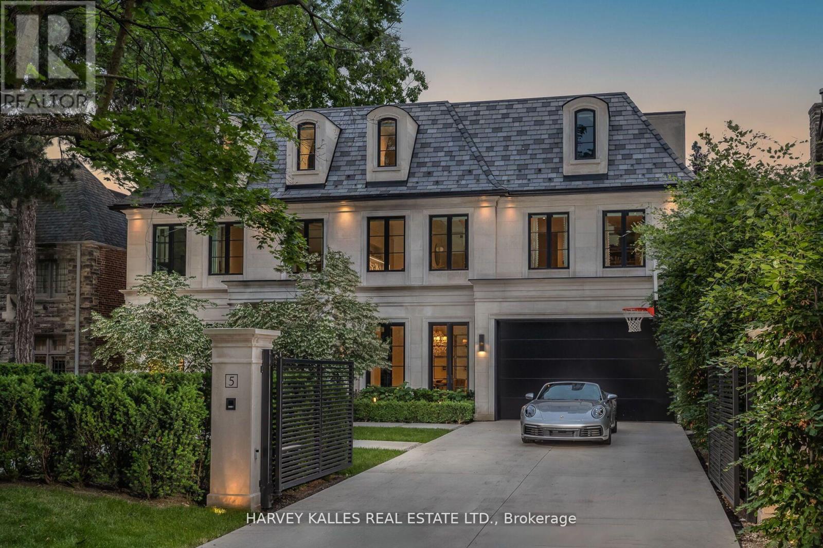 MLS® listing #29768778 for sale located at 5 DEWBOURNE AVENUE