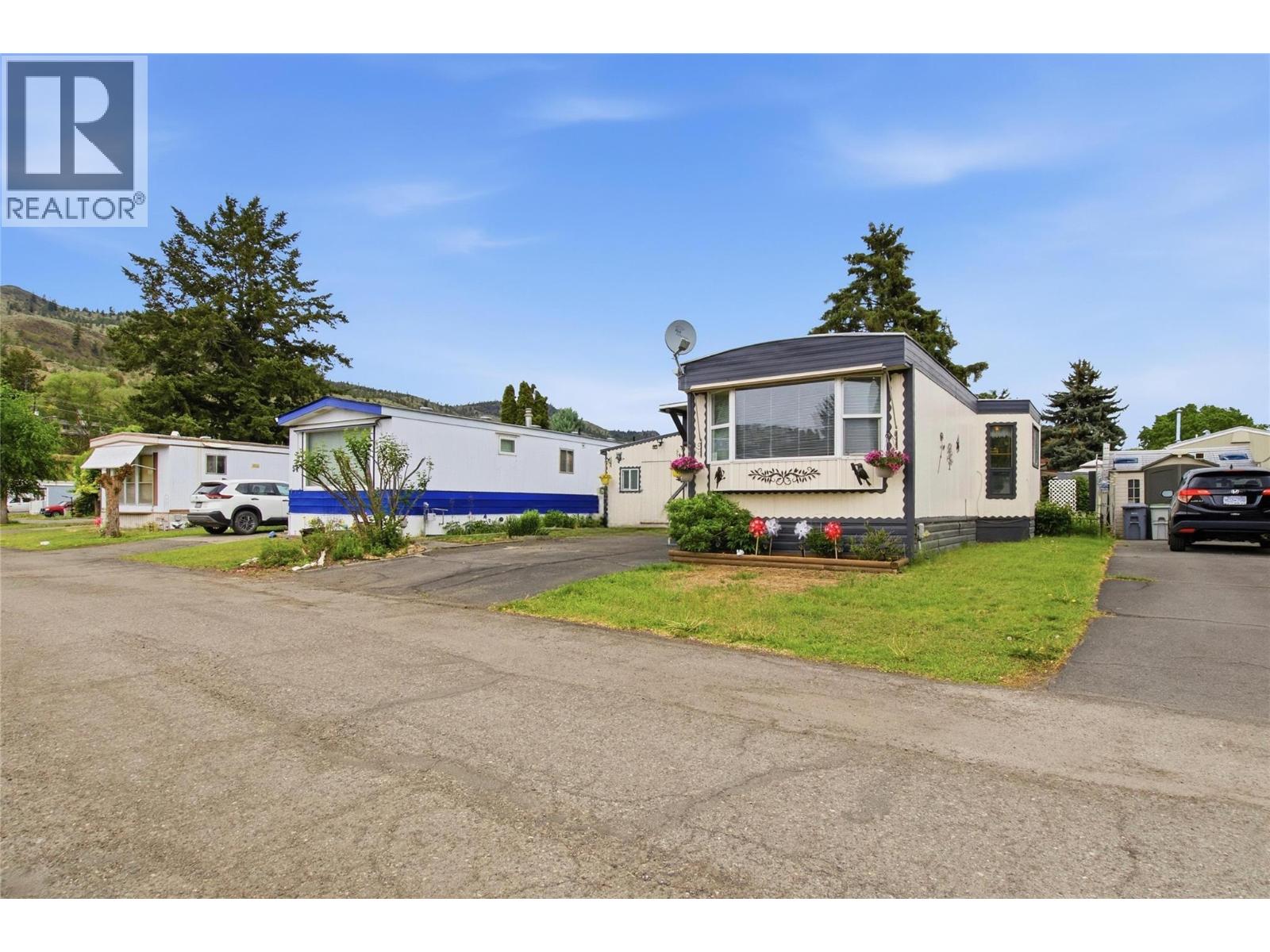 MLS® listing #29770146 for sale located at 2400 Oakdale Way Unit# 55