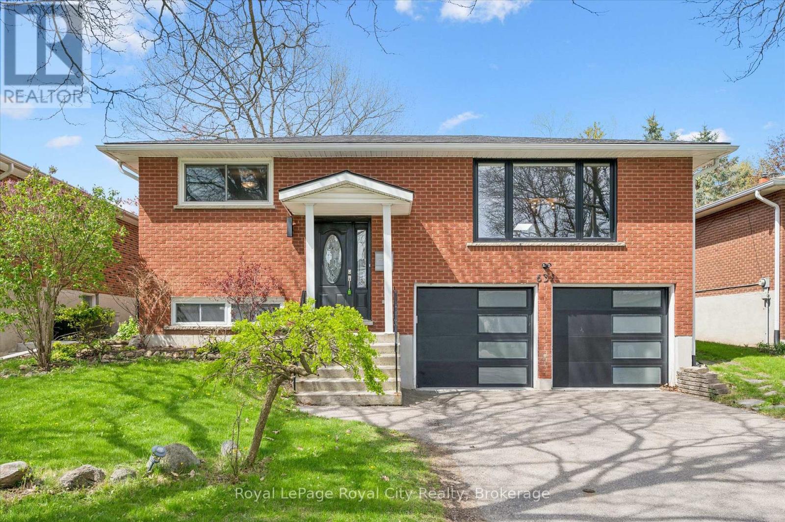 MLS® listing #29770883 for sale located at 637 CEDARGROVE PLACE