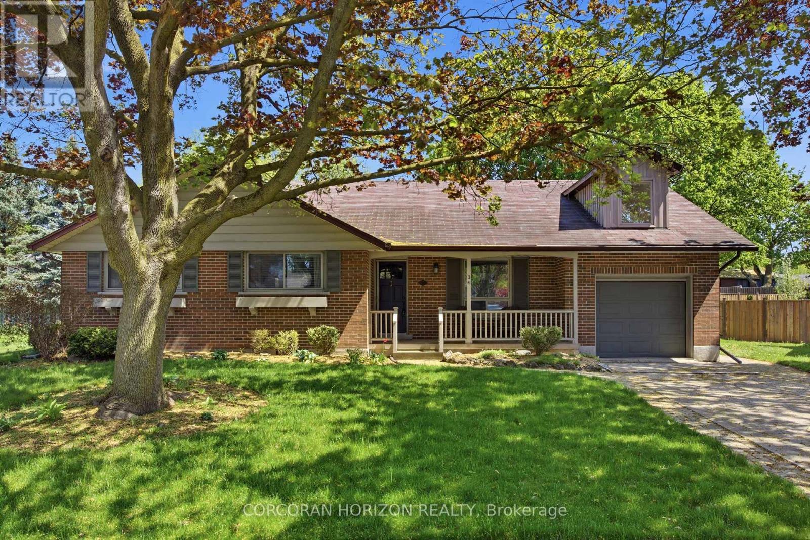 MLS® listing #29773588 for sale located at 34 YULE PLACE