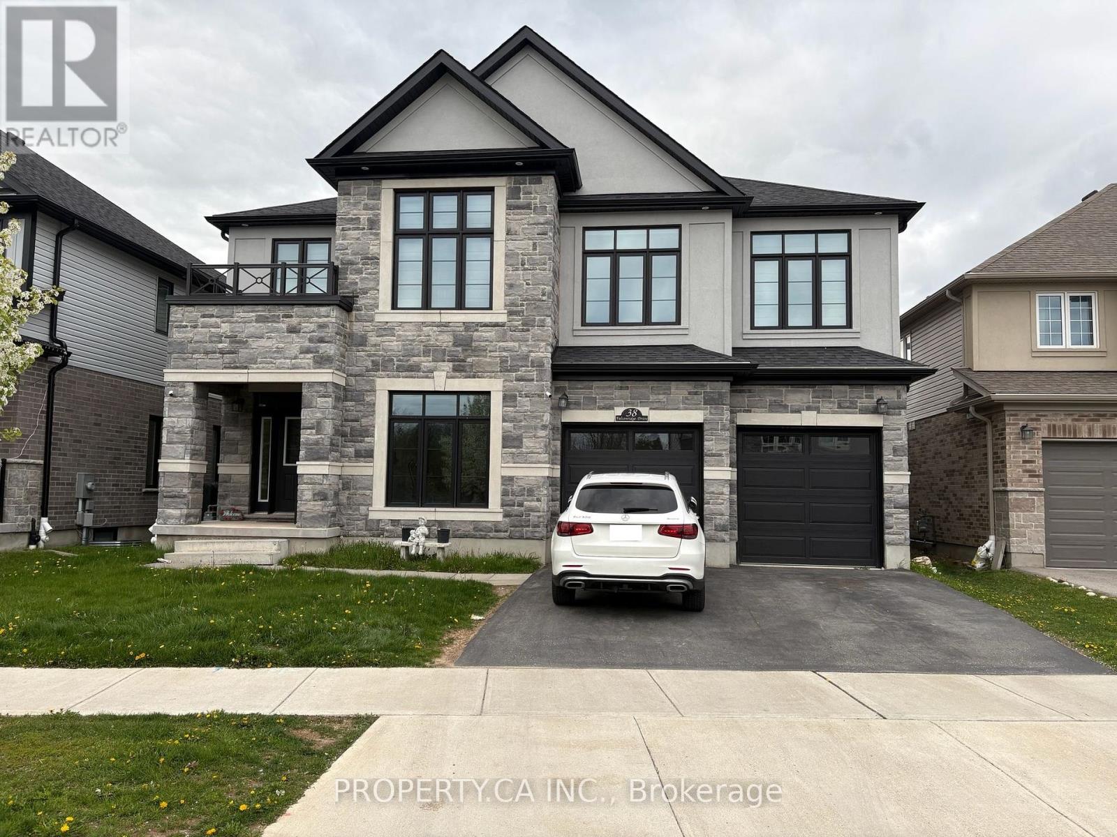 MLS® listing #29773597 for sale located at LOWER - 38 FALCONRIDGE DRIVE