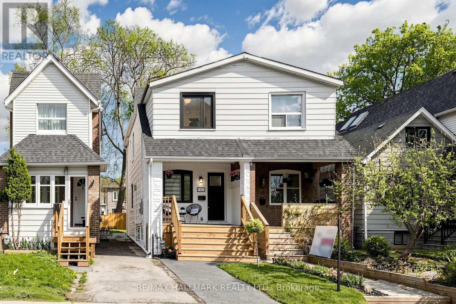 MLS® listing #29774752 for sale located at 15 EASTDALE AVENUE