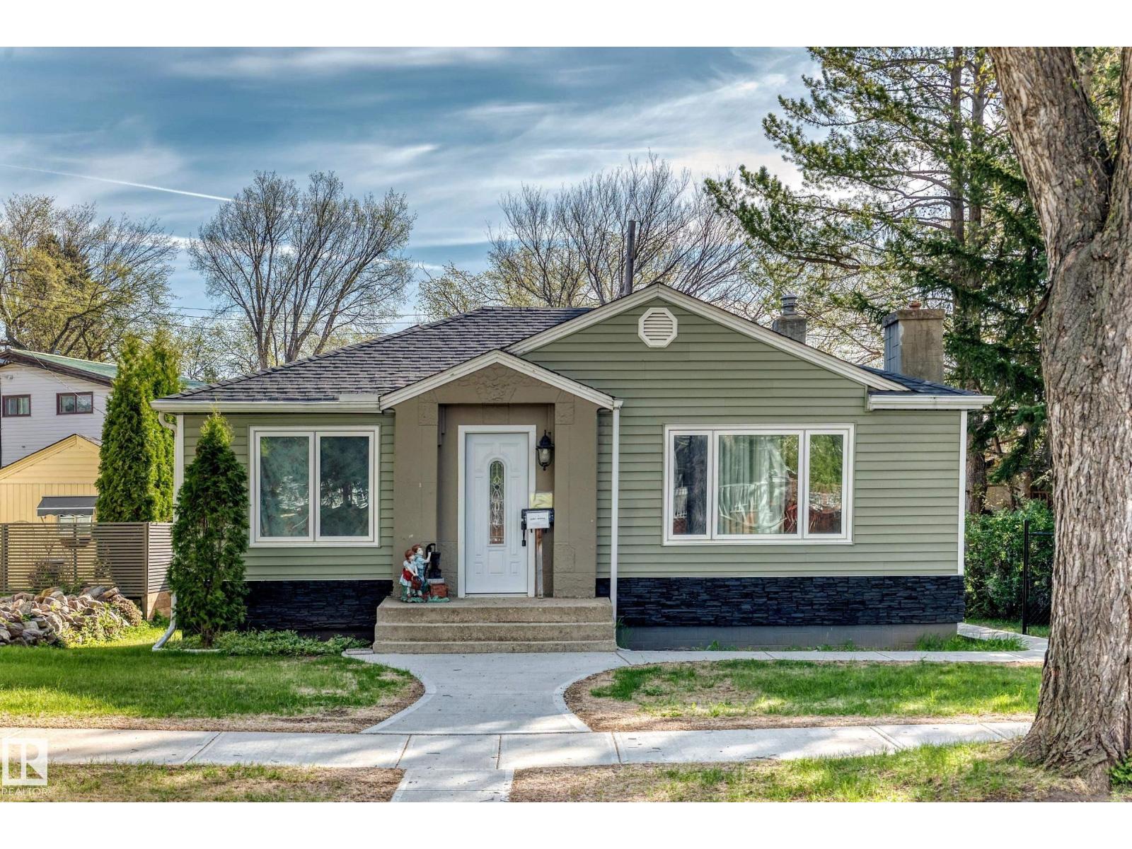 MLS® listing #29775729 for sale located at 11303 60 ST NW