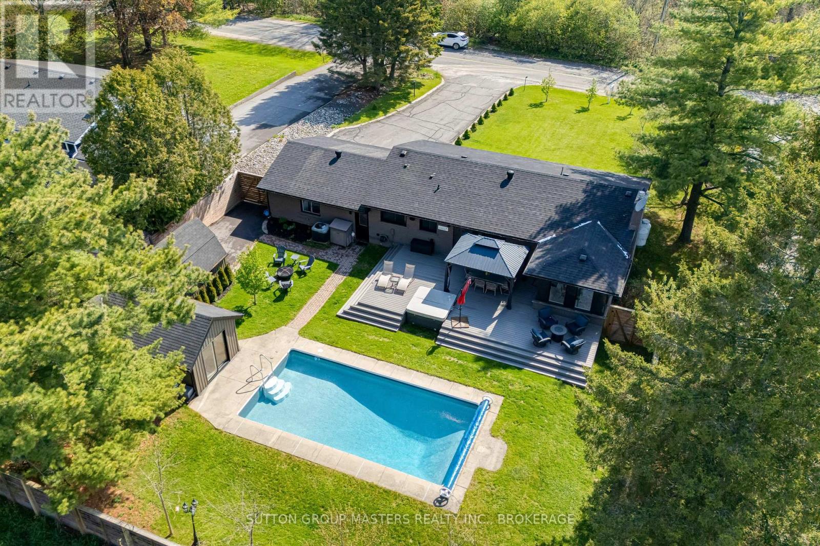 MLS® listing #29776402 for sale located at 1611 SUNNYSIDE ROAD