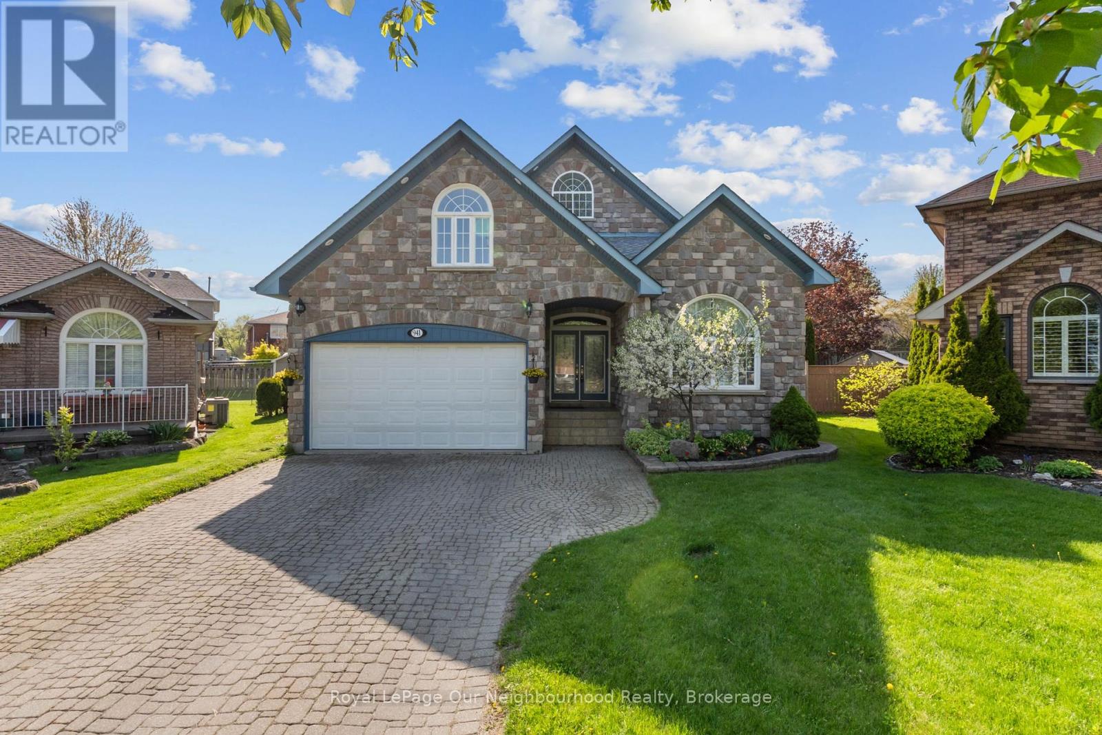 MLS® listing #29776623 for sale located at 941 TILLISON AVENUE
