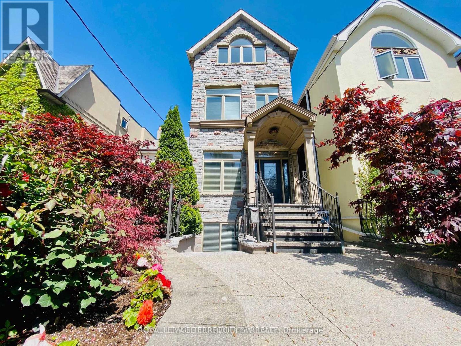 MLS® listing #29777198 for sale located at 329 LIPPINCOTT STREET
