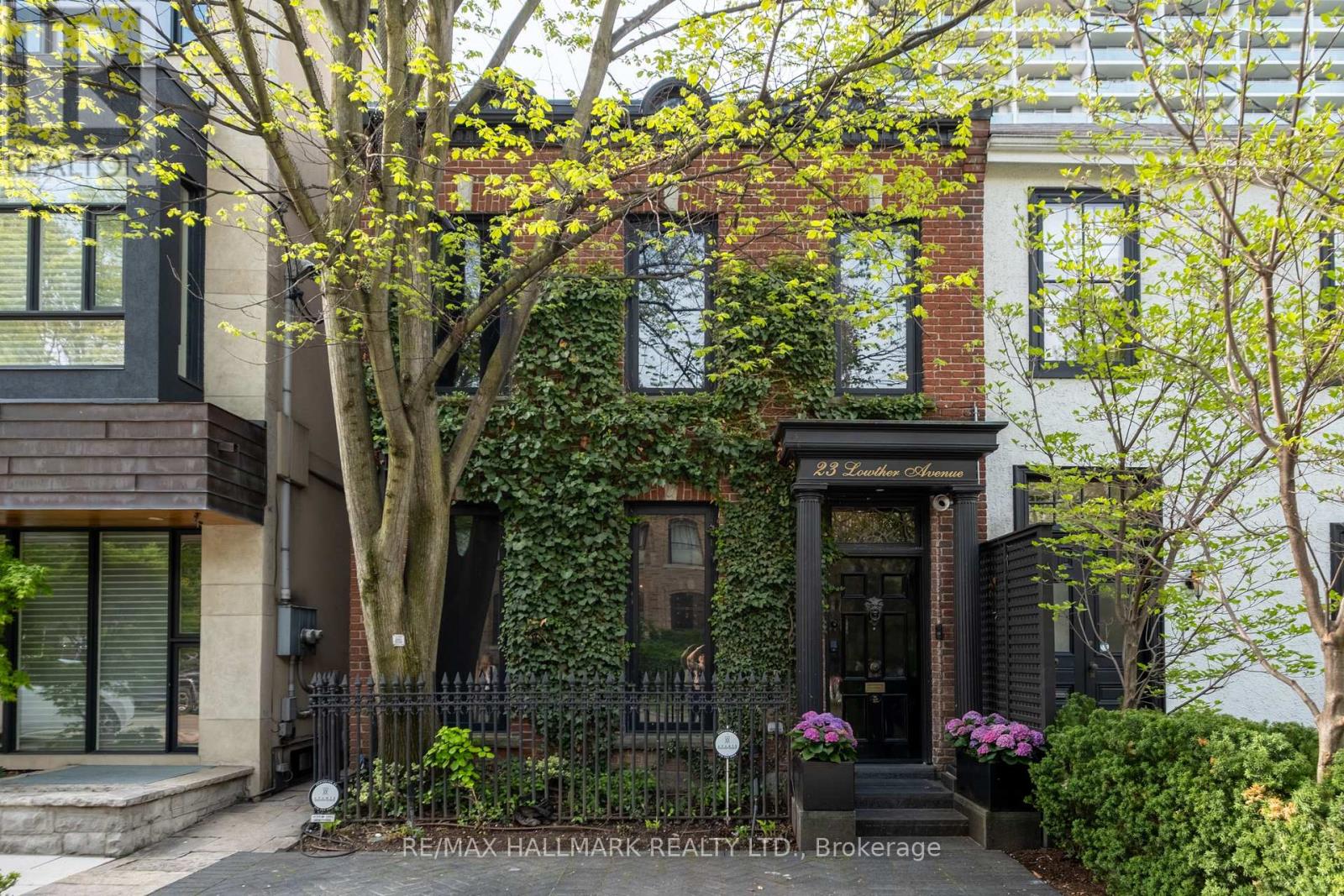 MLS® listing #29777653 for sale located at 23 LOWTHER AVENUE