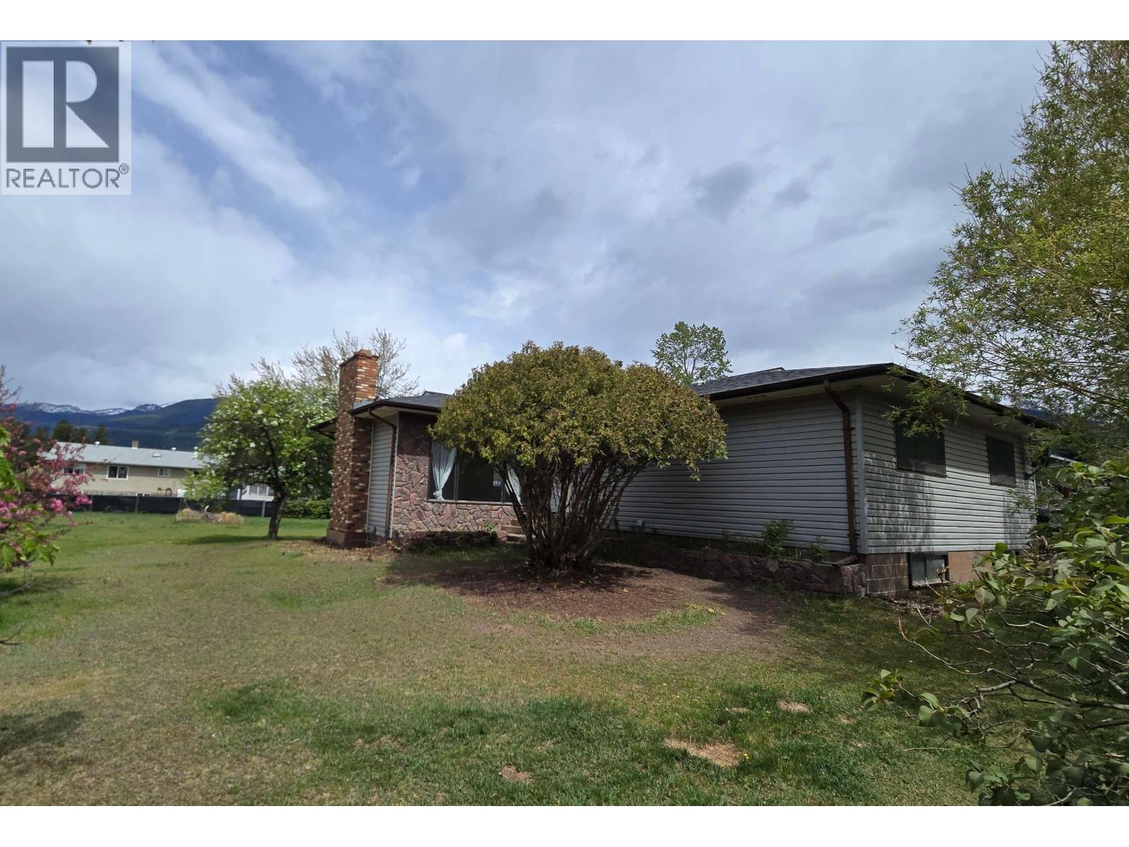 MLS® listing #29778707 for sale located at 1410 7TH AVENUE
