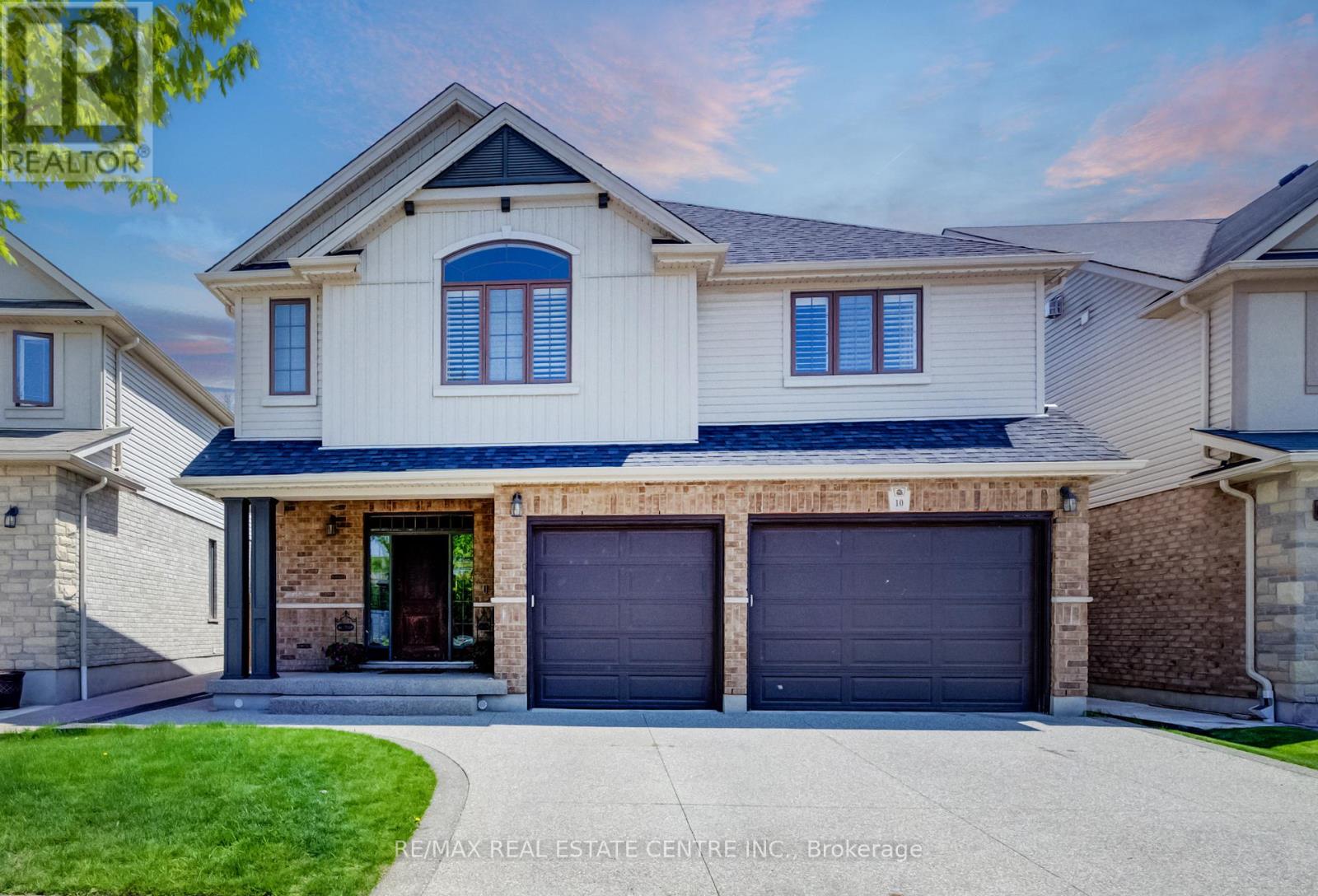 MLS® listing #29778841 for sale located at 10 DEER CREEK STREET
