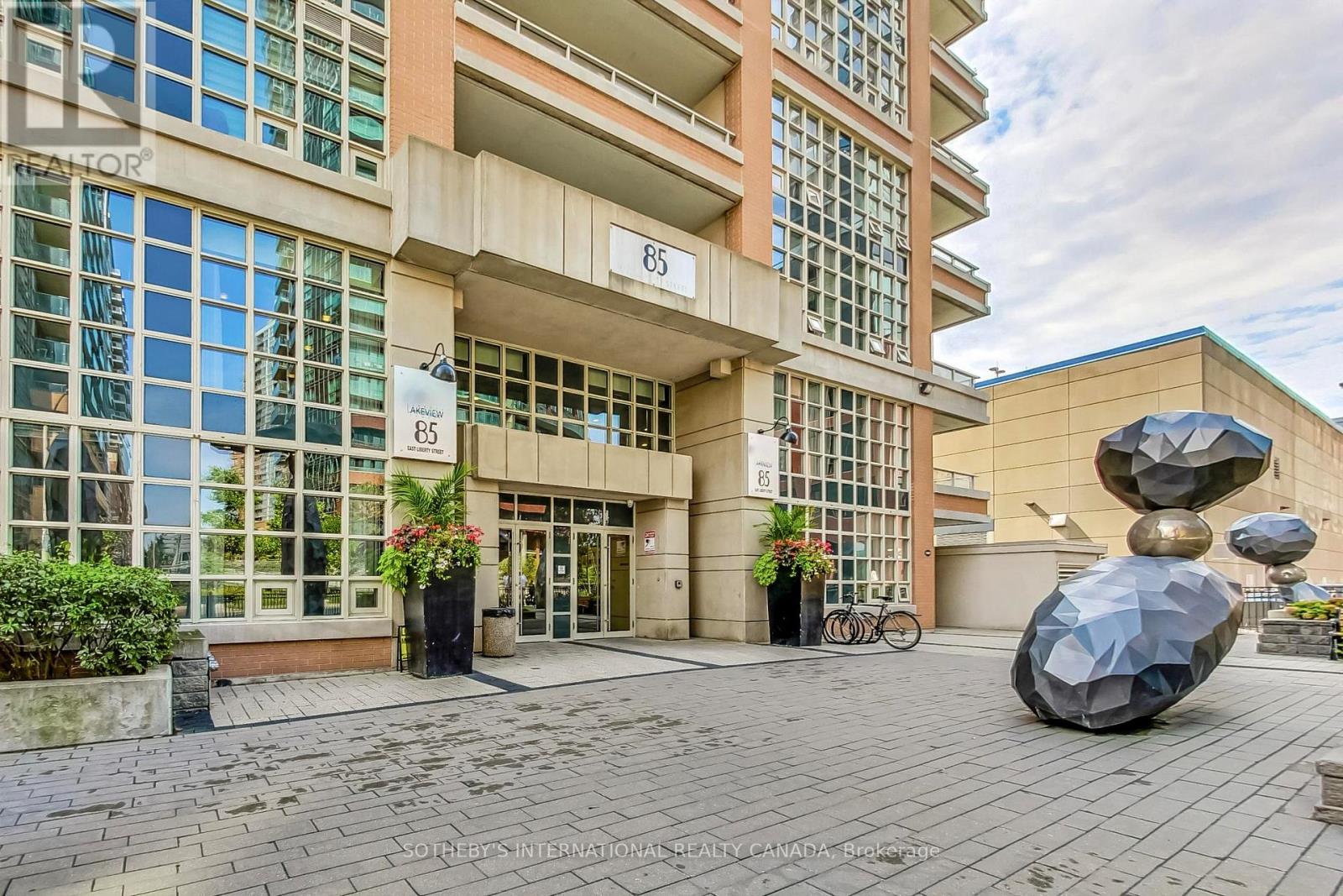 MLS® listing #29779921 for sale located at 720 - 85 EAST LIBERTY STREET