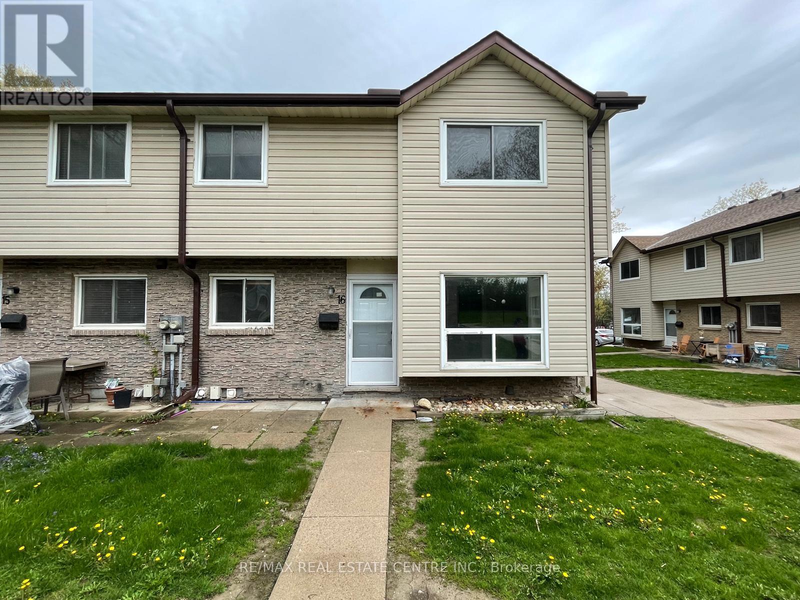 MLS® listing #29780067 for sale located at 16 - 453 ALBERT STREET