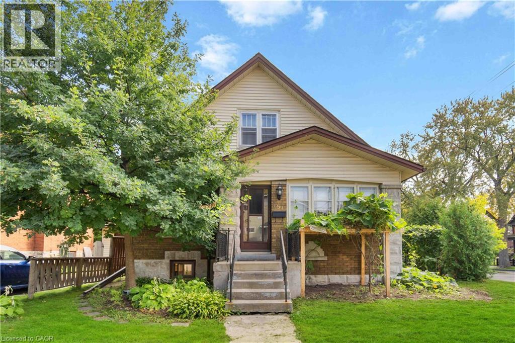 MLS® listing #29781061 for sale located at 151 LOUISA Street