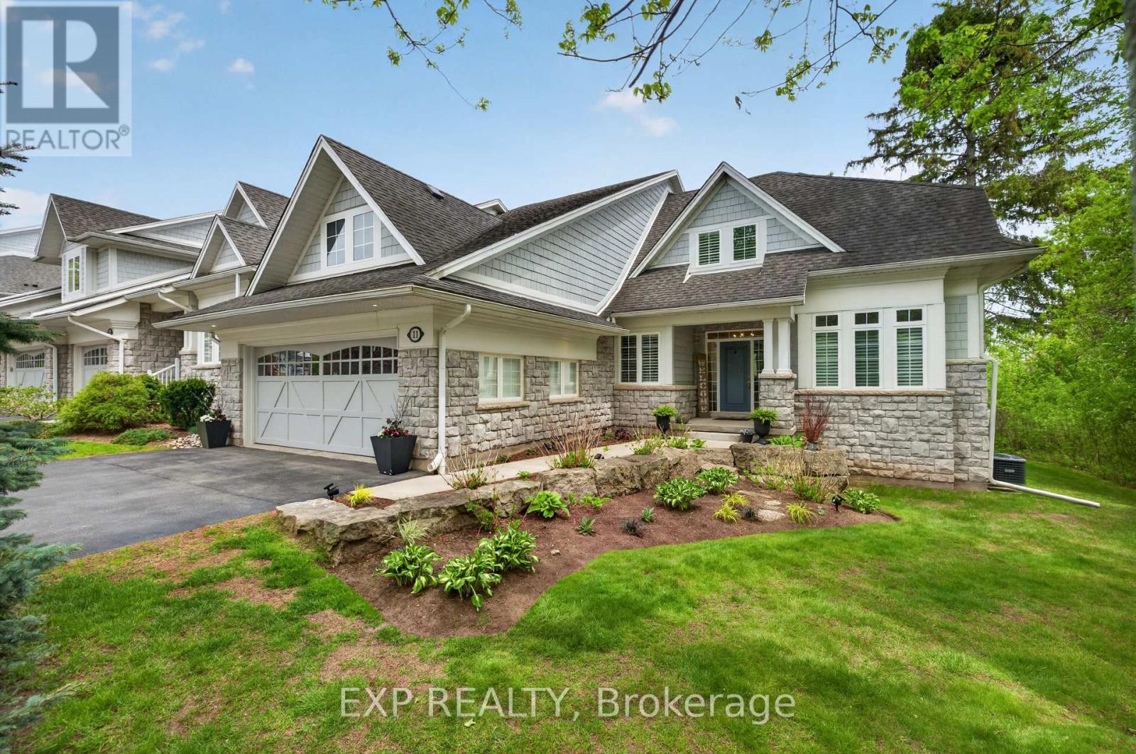 MLS® listing #29782182 for sale located at 11 - 3 SIMS ESTATE PLACE