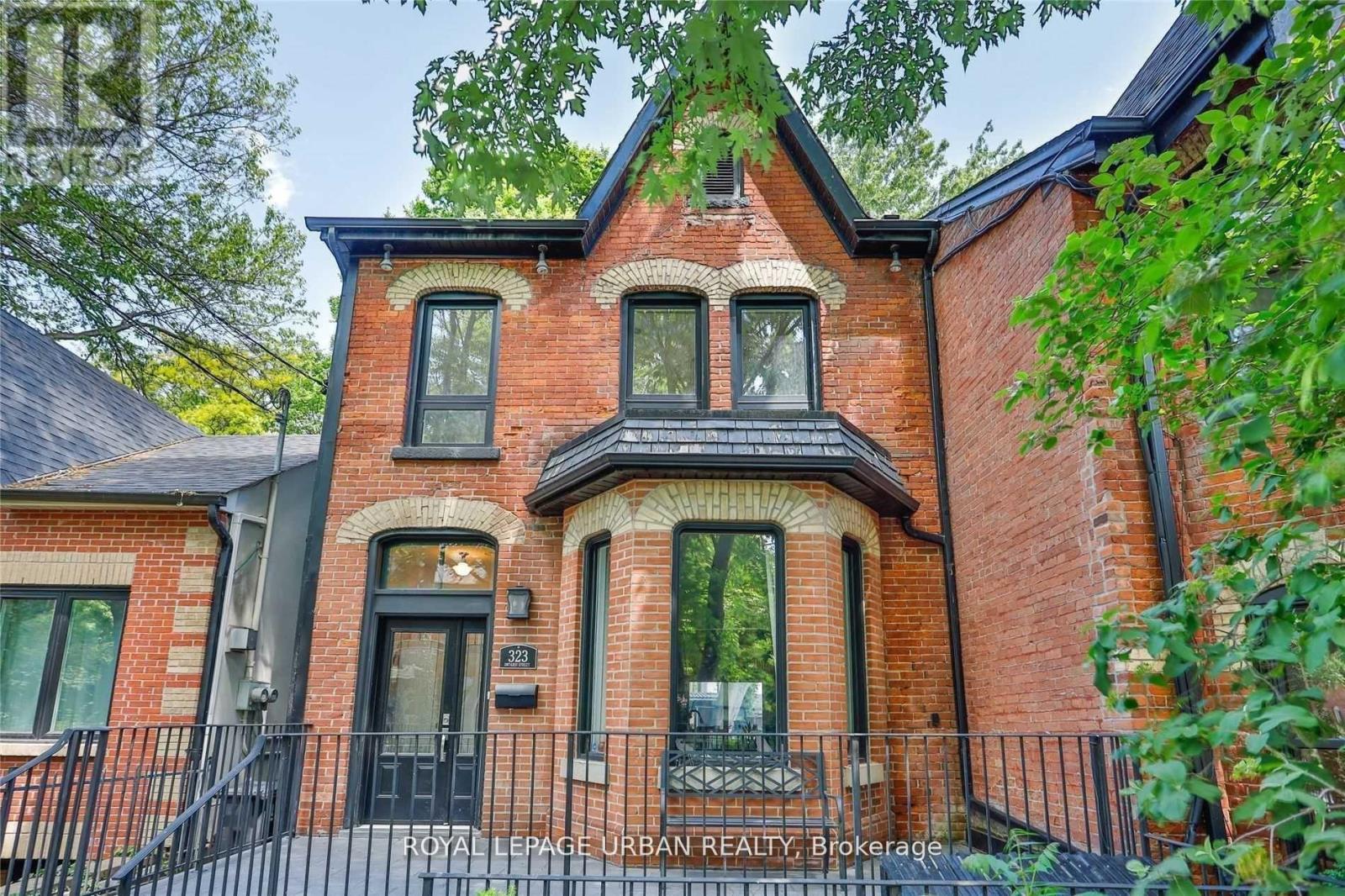 MLS® listing #29782558 for sale located at 323 ONTARIO STREET
