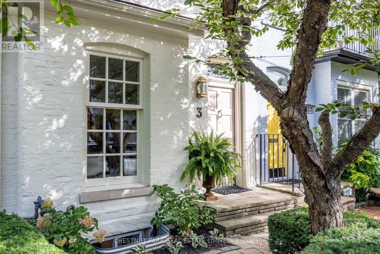 MLS® listing #29782580 for sale located at 3 OTTAWA STREET
