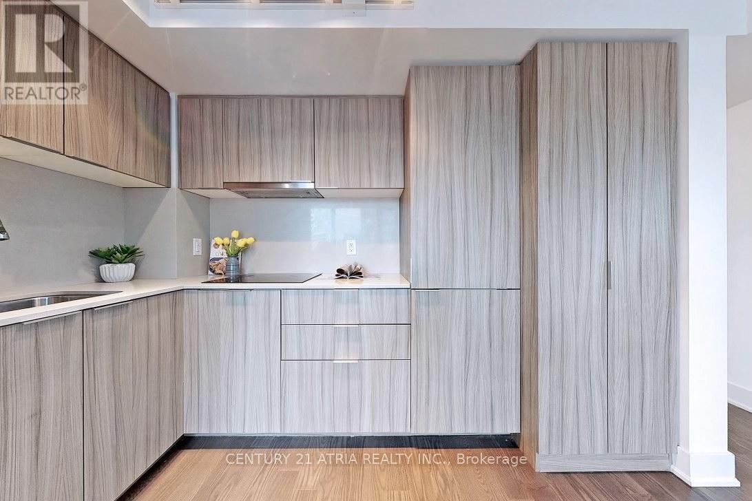 MLS® listing #29782598 for sale located at 1505 - 955 BAY STREET