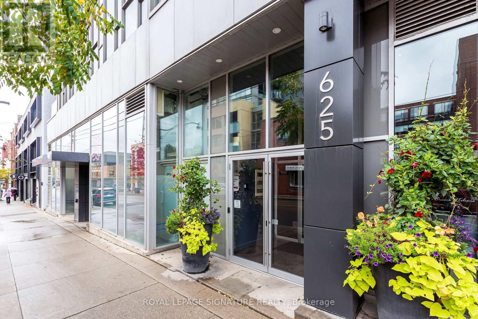 MLS® listing #29782632 for sale located at 211 - 625 QUEEN STREET E