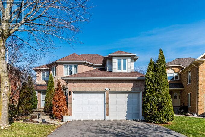 MLS® listing #29782935 for sale located at 33 STRATHROY CRESCENT