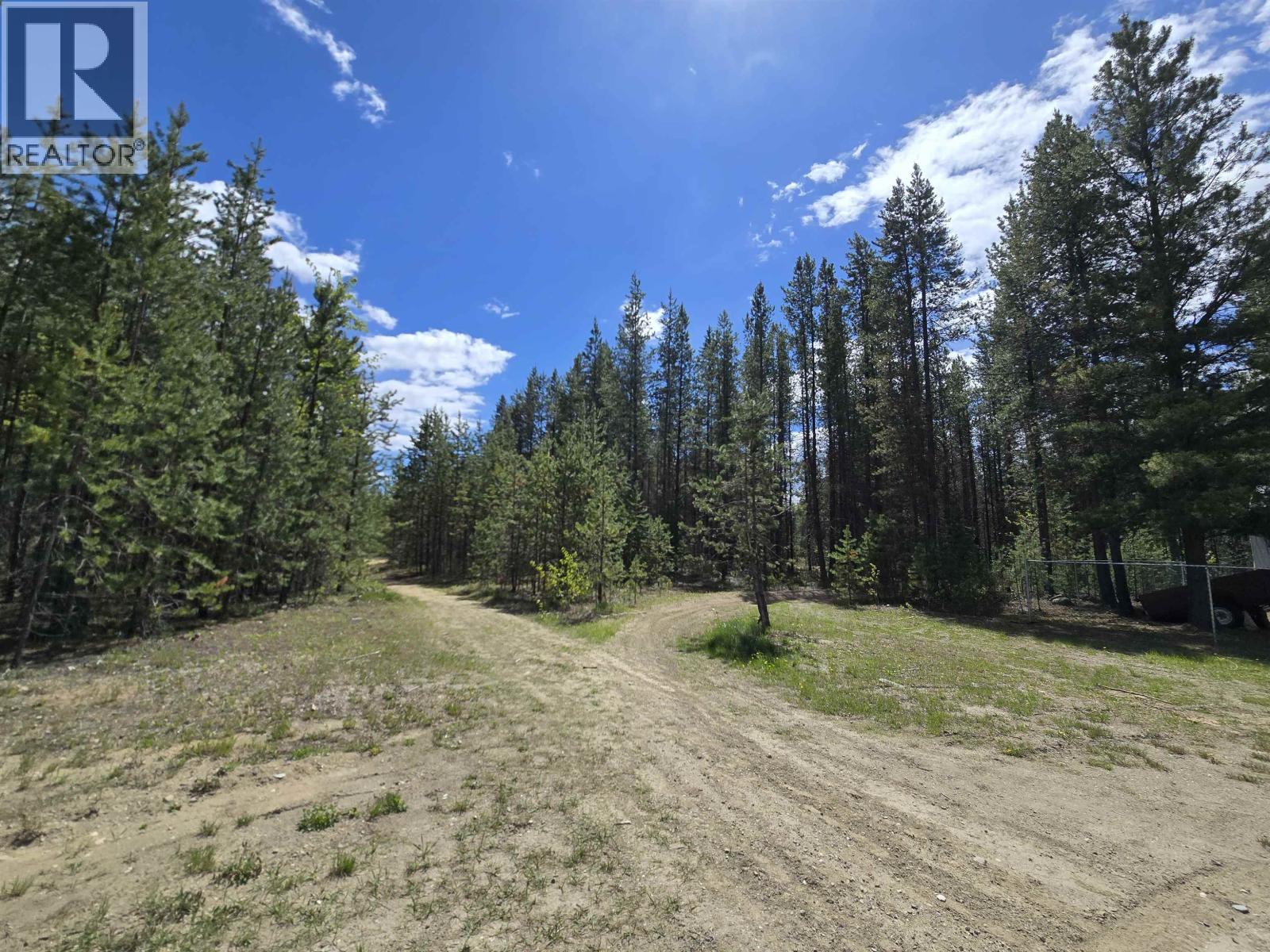 MLS® listing #29783574 for sale located at 808 BEAVEN CRESCENT