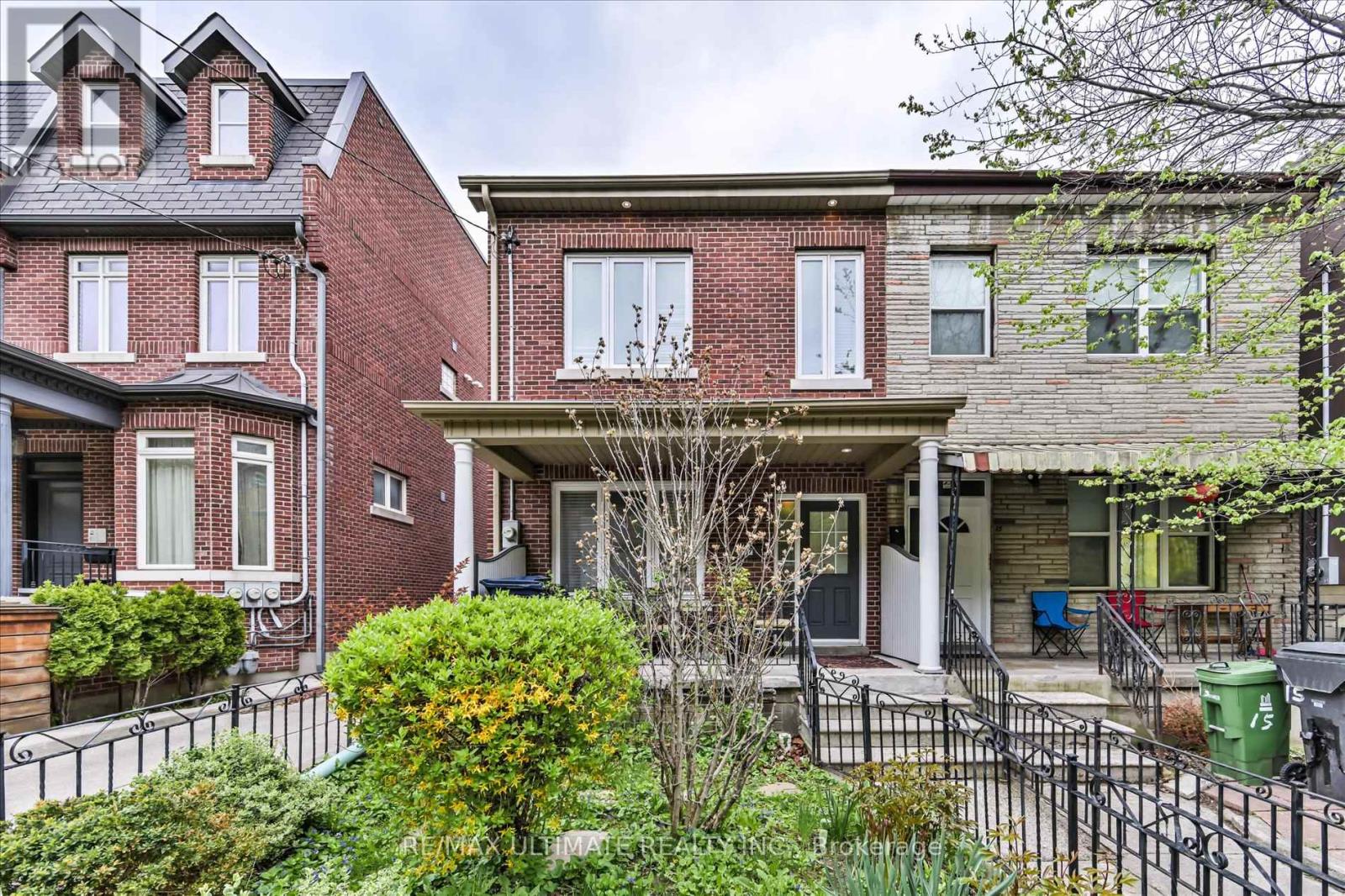 MLS® listing #29783600 for sale located at 17 MAJOR STREET