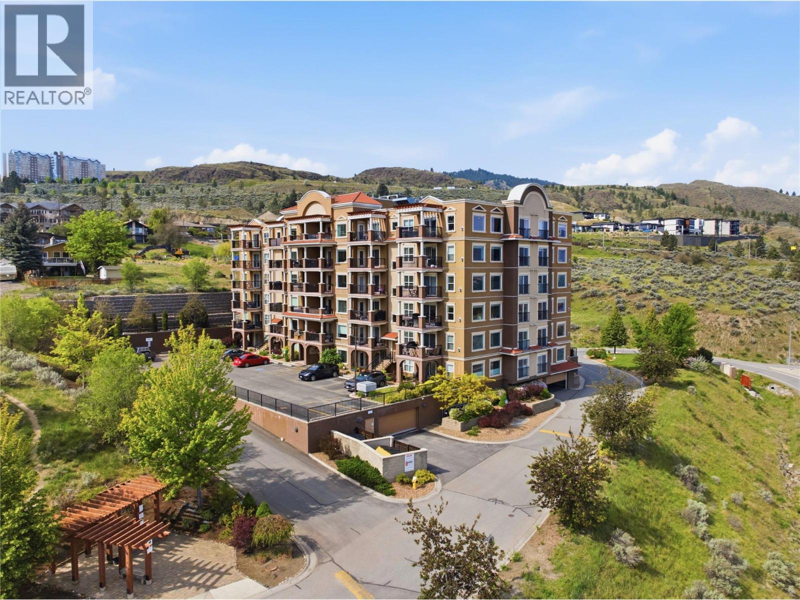 MLS® listing #29784180 for sale located at 975 VICTORIA W Street Unit# 202