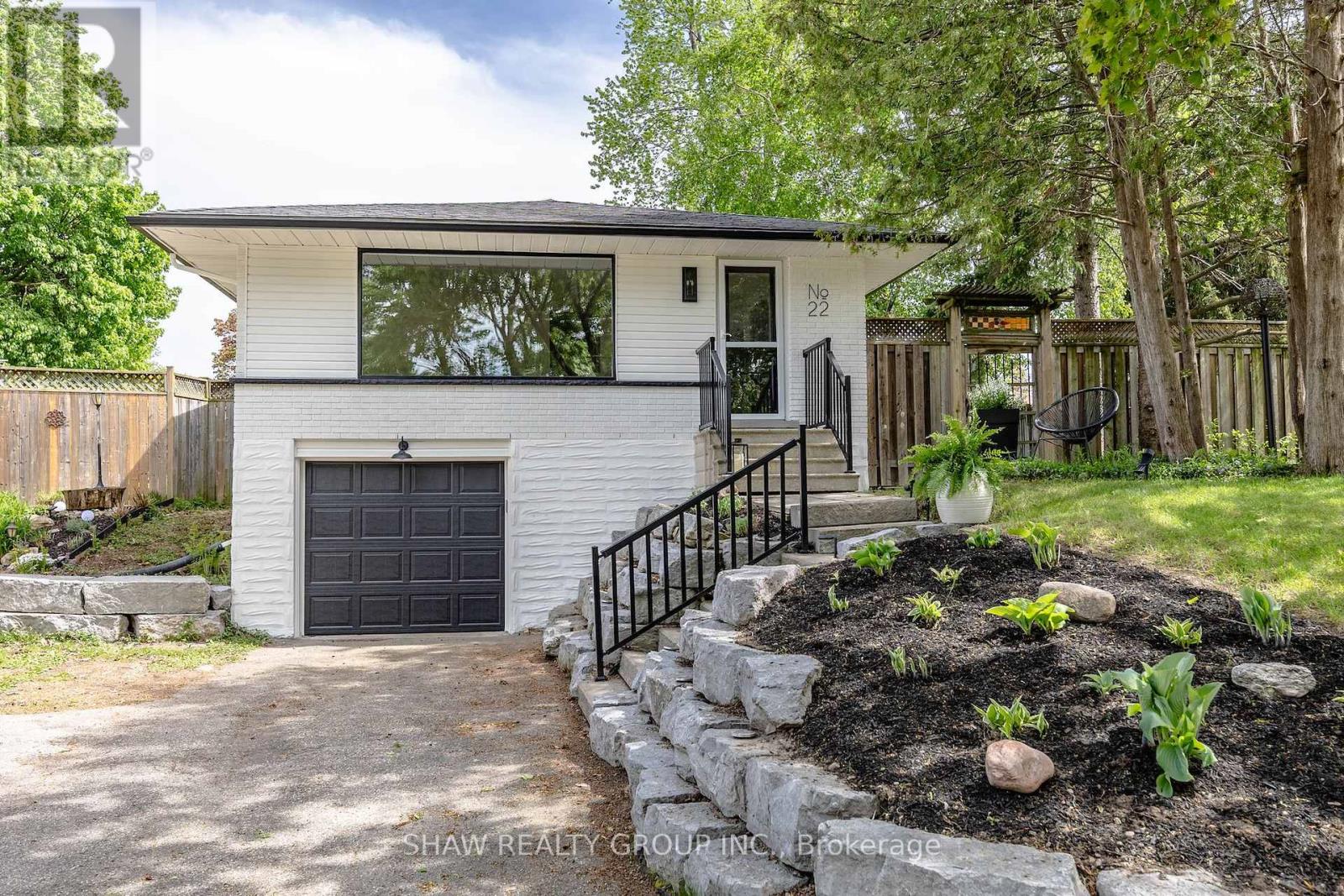 MLS® listing #29784372 for sale located at 22 CHARLOTTE CRESCENT