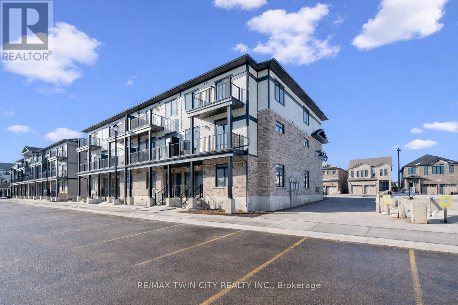 MLS® listing #29784561 for sale located at 51 LOMOND LANE