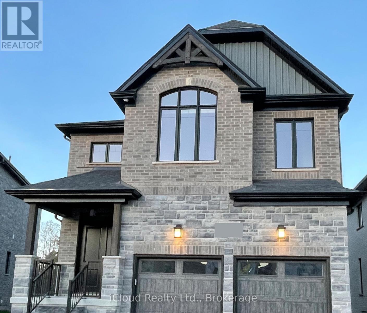 MLS® listing #29785626 for sale located at LOWER - 27 HOLLYBROOK TRAIL