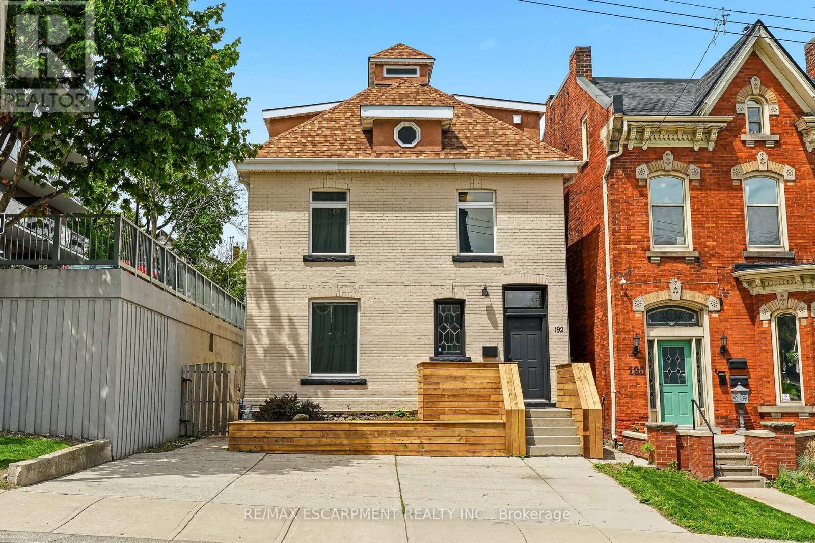MLS® listing #29785629 for sale located at 192 CATHARINE STREET