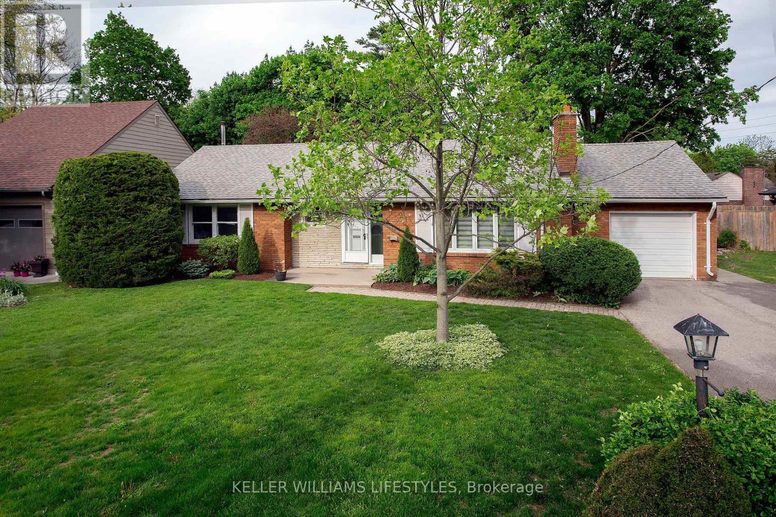 MLS® listing #29786134 for sale located at 423 EAST MILE ROAD